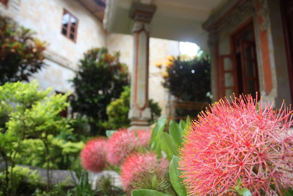 Rambutan Boutique Hotel Pabean Buleleng Екстериор снимка